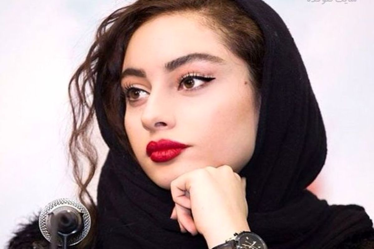 پدیده معروف سینما با بلوز و ساپورت + عکس