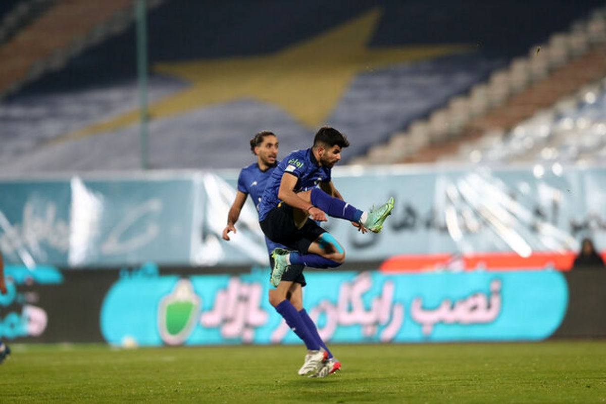 فولاد و گل گهر به دنبال هافبک جوان استقلال