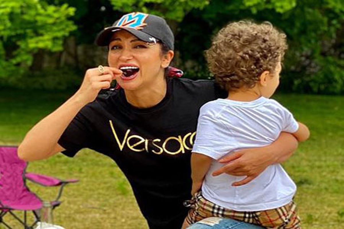 آرایش فیروزه ای روناک یونسی