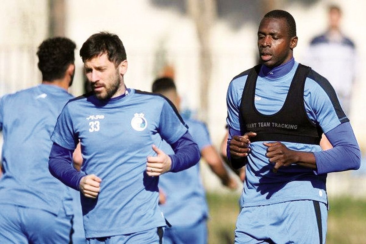 خطر بسته شدن پنجره در کمین استقلال