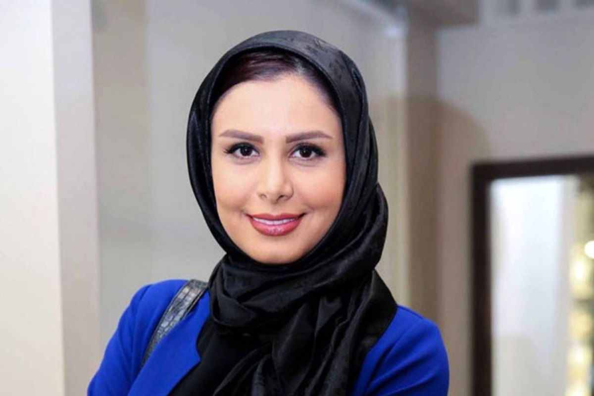 لبخند مبهم خانم مجری + عکس