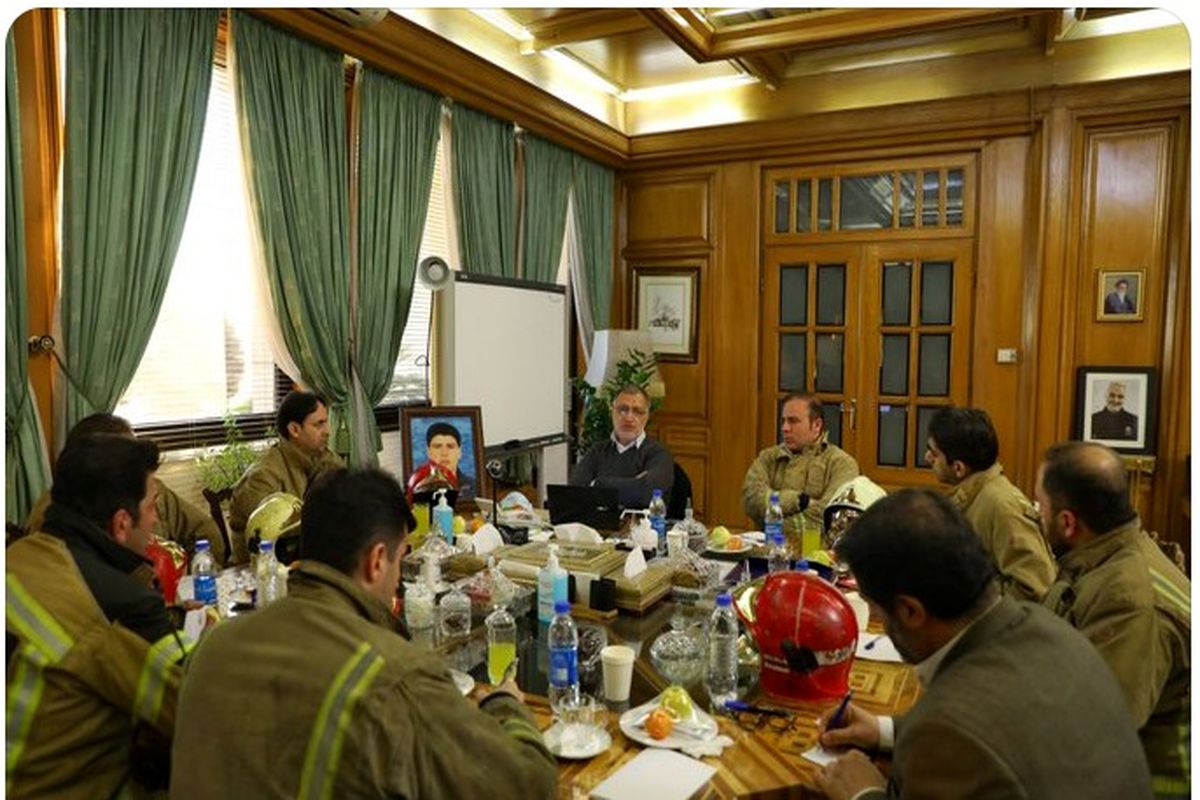 دیدار آتش‌نشانان با شهردار تهران + عکس