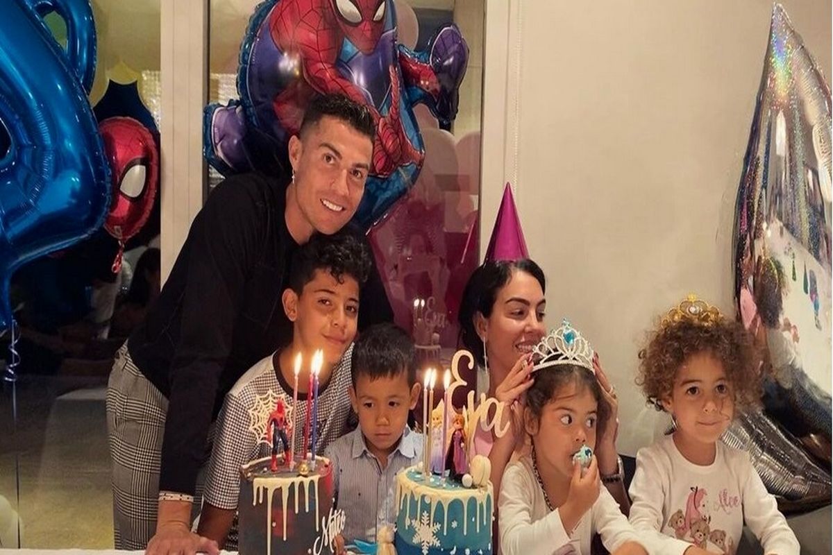 چرا رونالدو برای پسرش آیفون نخرید؟