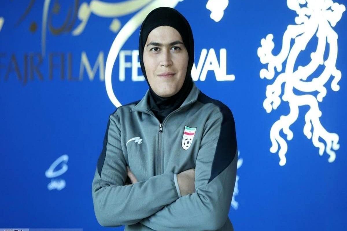 عکسی از بانوی دروازه بان ایران