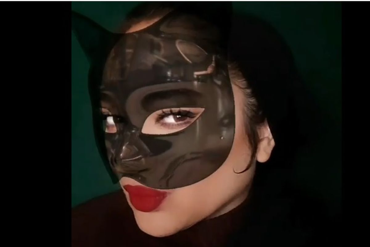 عشوه های عجیب صبا کمالی