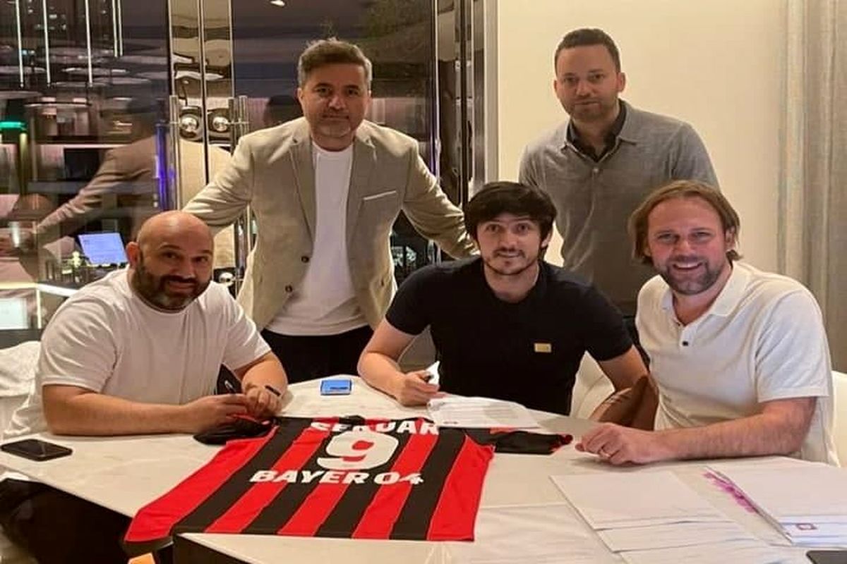 واکنش‌ها به حضور آزمون در بوندس‌لیگا