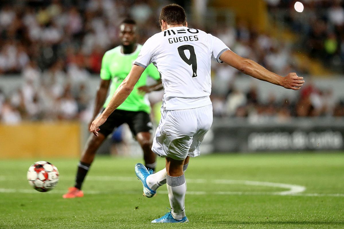 مهاجم پیشین اسپورتینگ گزینه پرسپولیس است؟