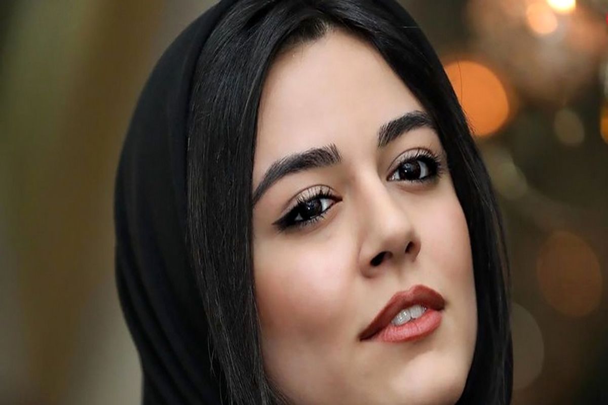 علاقه ماهور الوند به رنگ قرمز مشهود است