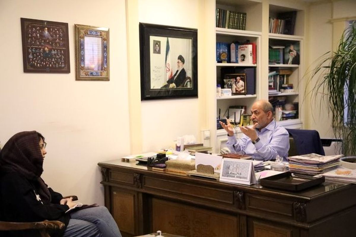 محسن رضایی باید رئیس جمهور می شد/ موافق فیلترینگ اینستاگرام هستم