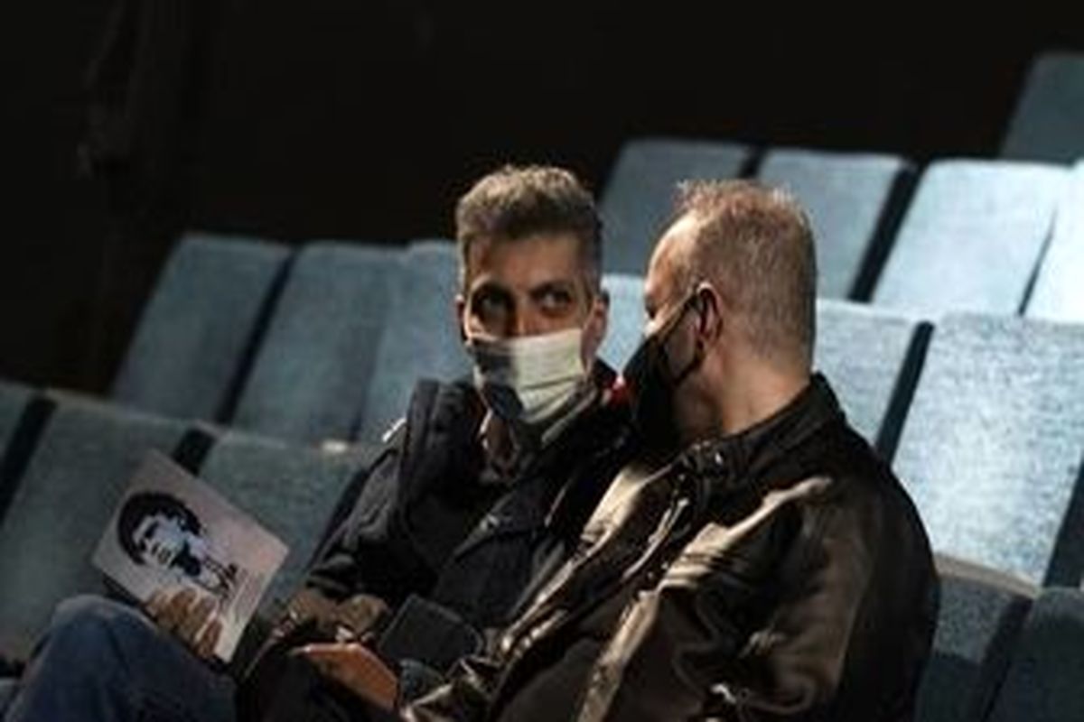 عادل فردوسی پور تماشاچی تئاتر اسطوره فقید فوتبال جهان