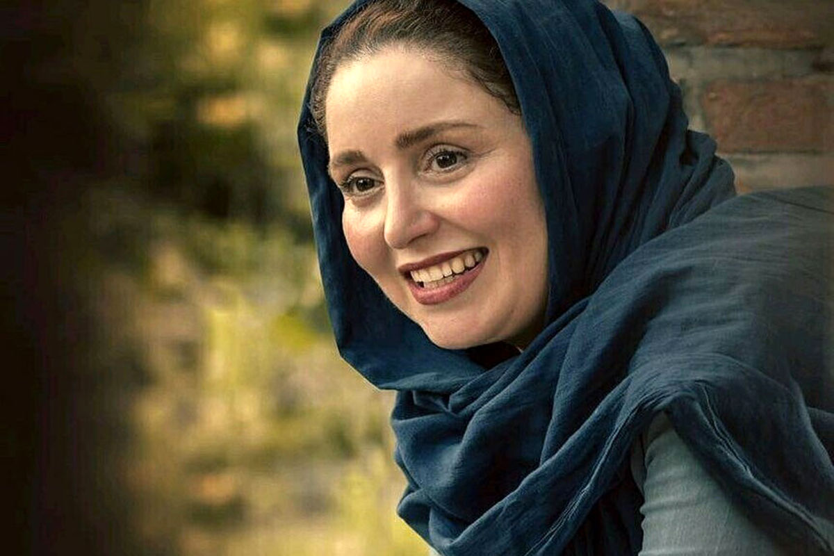 چادر گل گلی و قدیمی ژاله صامتی