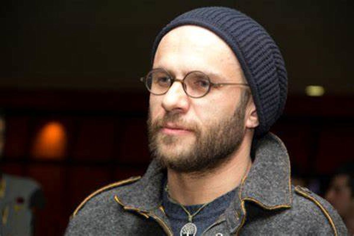 تنوع در کلاه های بابک حمیدیان غوغا کرد