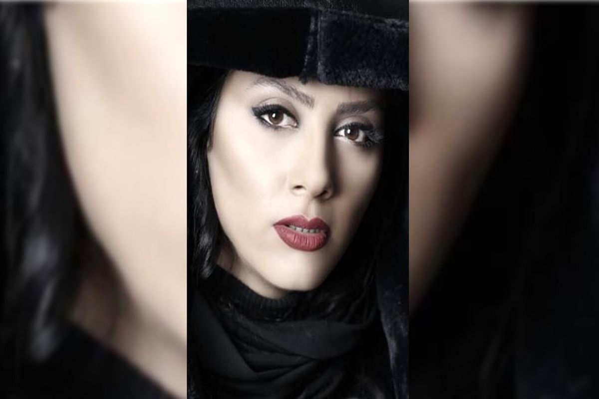 مونا فرجاد و کلاه قرمز کریسمسی + عکس