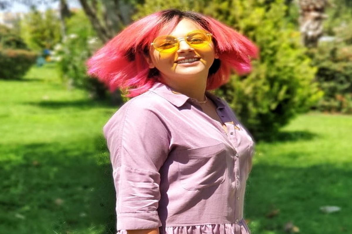 کشف حجاب و عکس های جنجالی چکامه چمن ماه