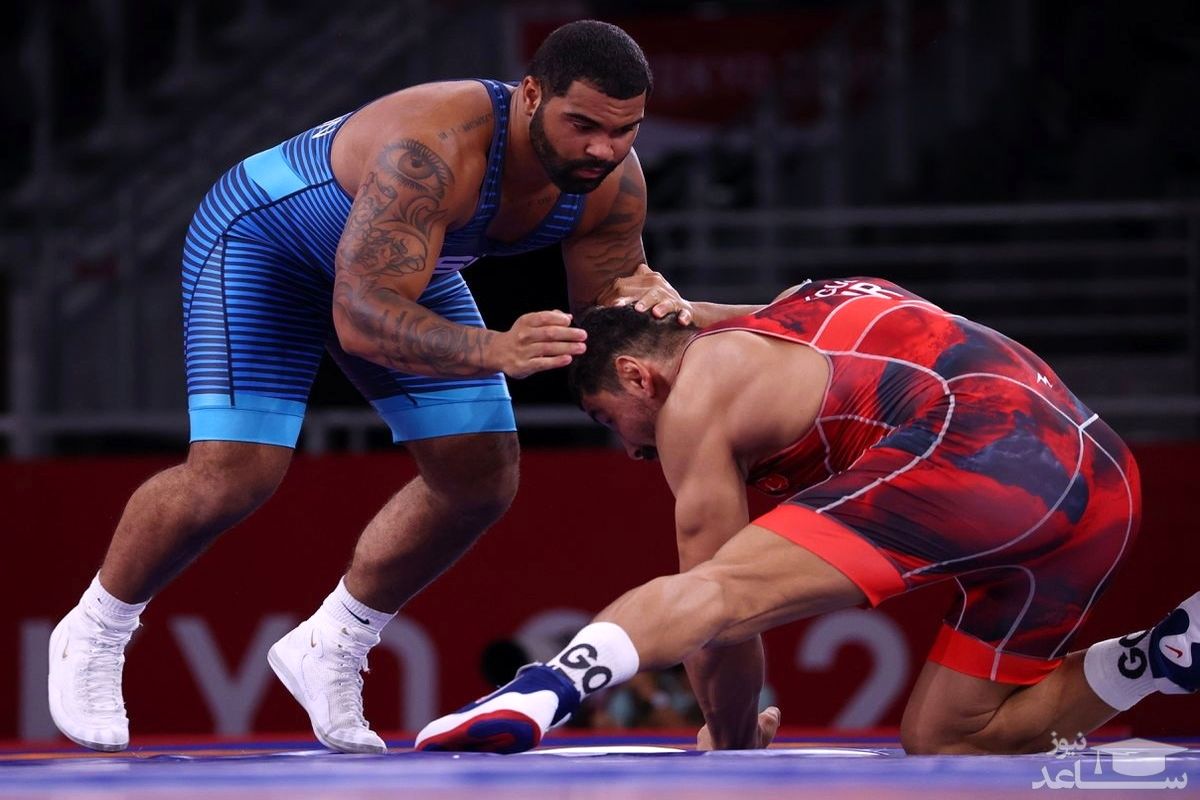 کری خوانی غول آمریکایی برای قهرمان کشتی آزاد ایرانی