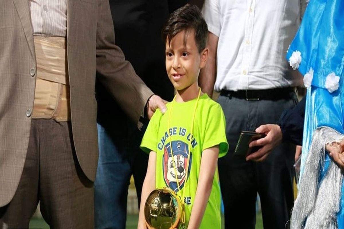 کودک بیماری که در کنار منصوریان به آرزویش رسید