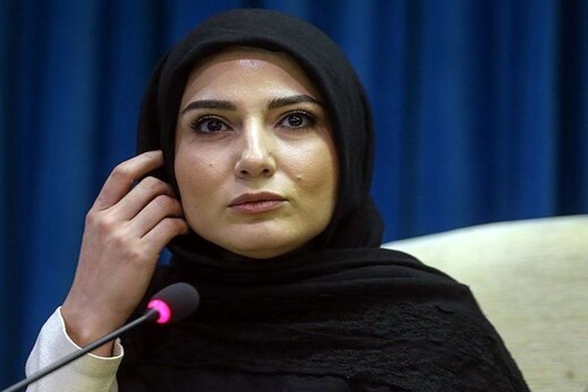 مجسمه اصیل و اشرافی خانم هنرپیشه