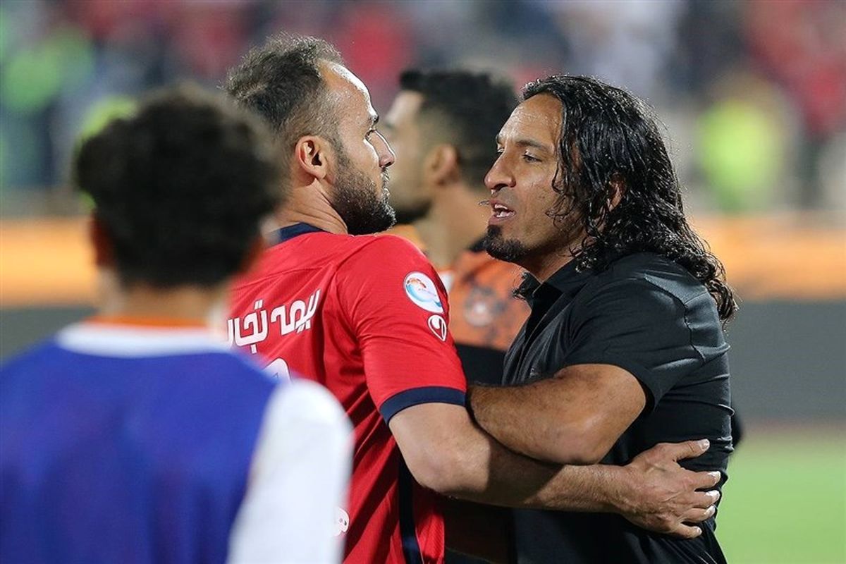 شکایت قرمزها از سرمربی رقیب