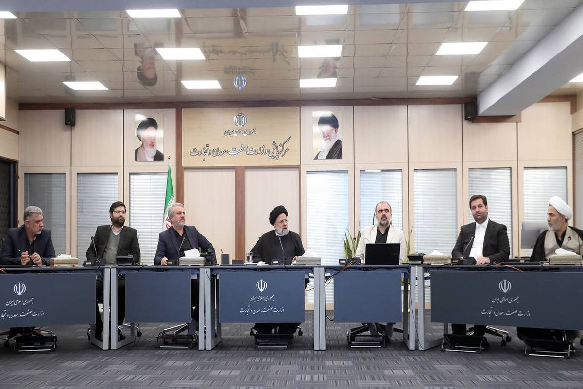 هشدار رئیس جمهور به وزیر صمت: خودرو نسازید!