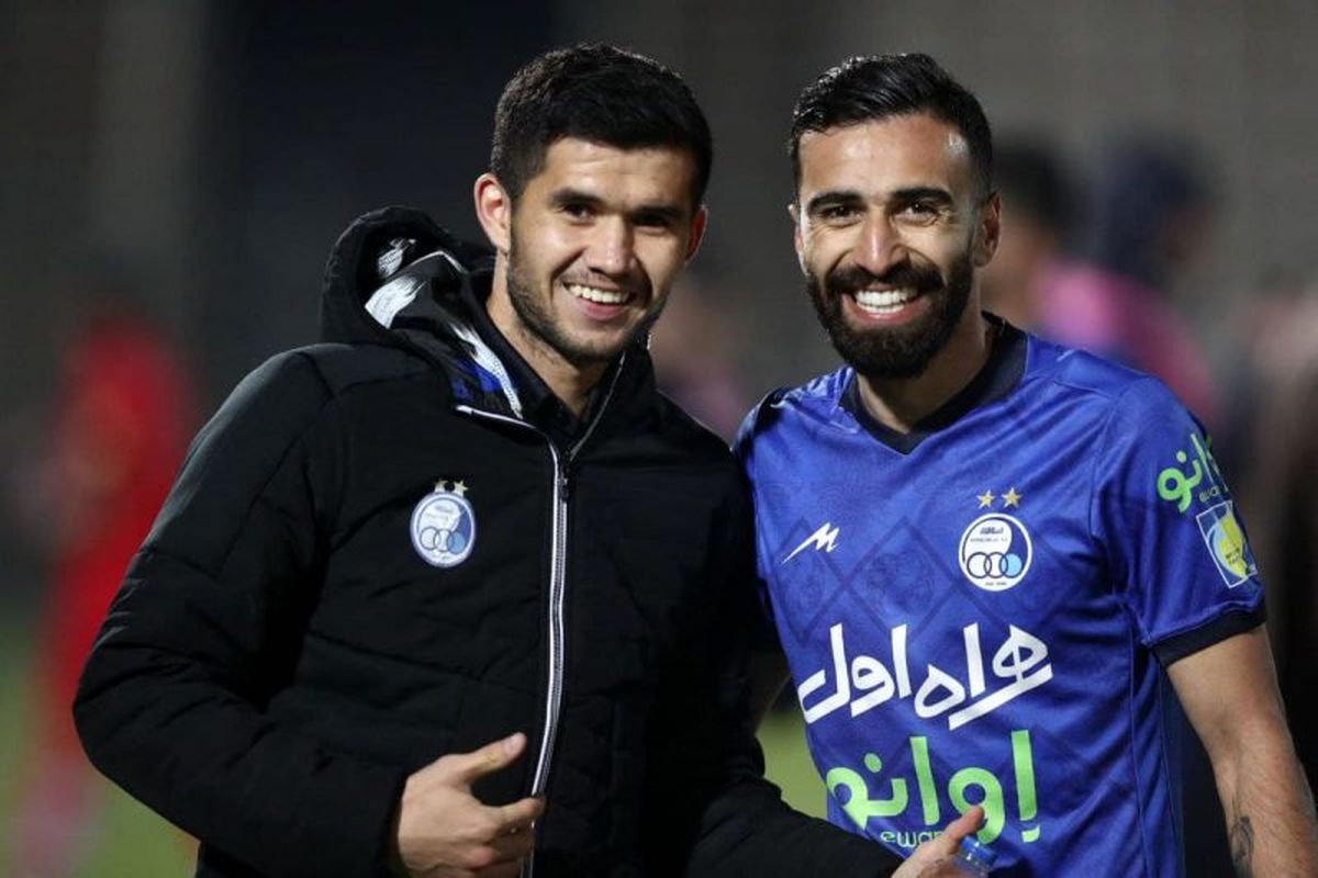 خط قرمز دور بازیکن استقلال