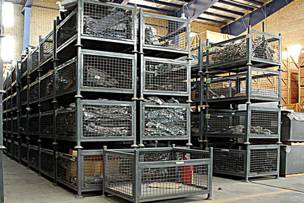 صنایع پیچ و مهره وابسته به پالت فلزی