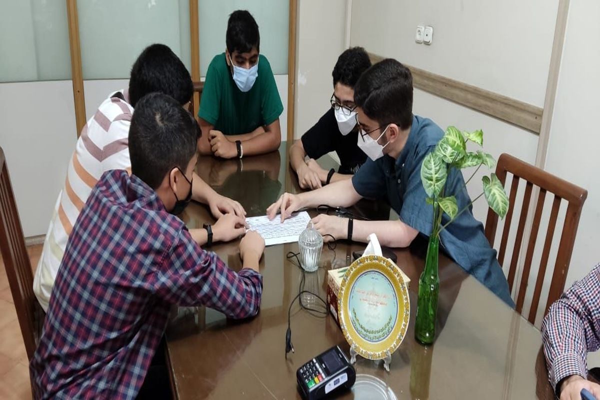 معلم مدرسه یا زندانبان؟