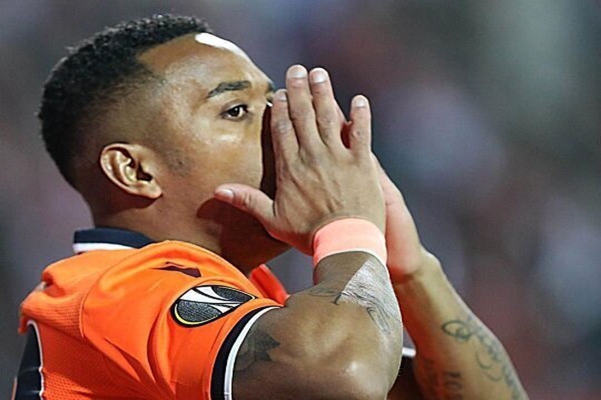 فوتبالیستی که متجاوز از آب درآمد