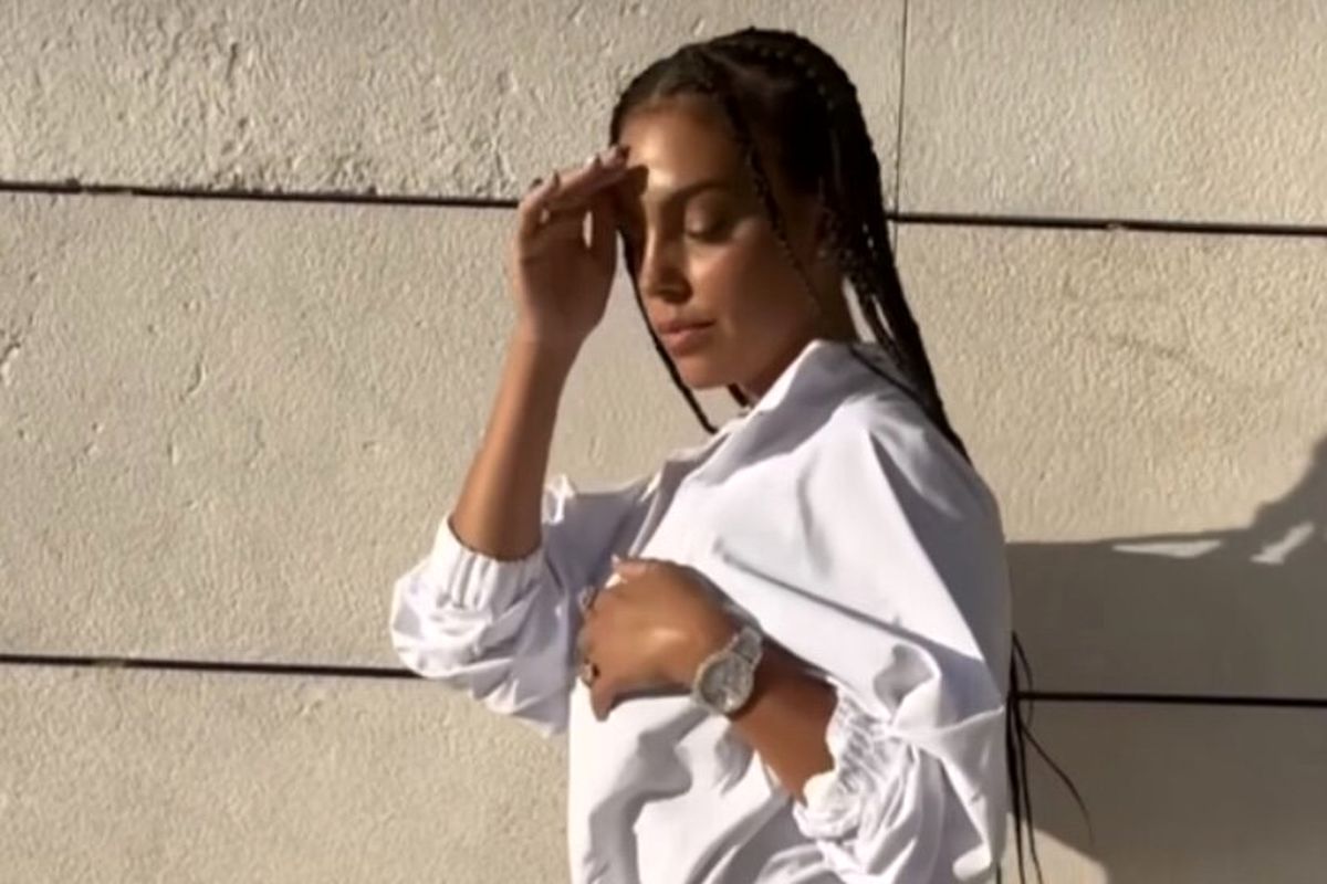 همسر رونالدو با دمپایی در مرکز خرید!