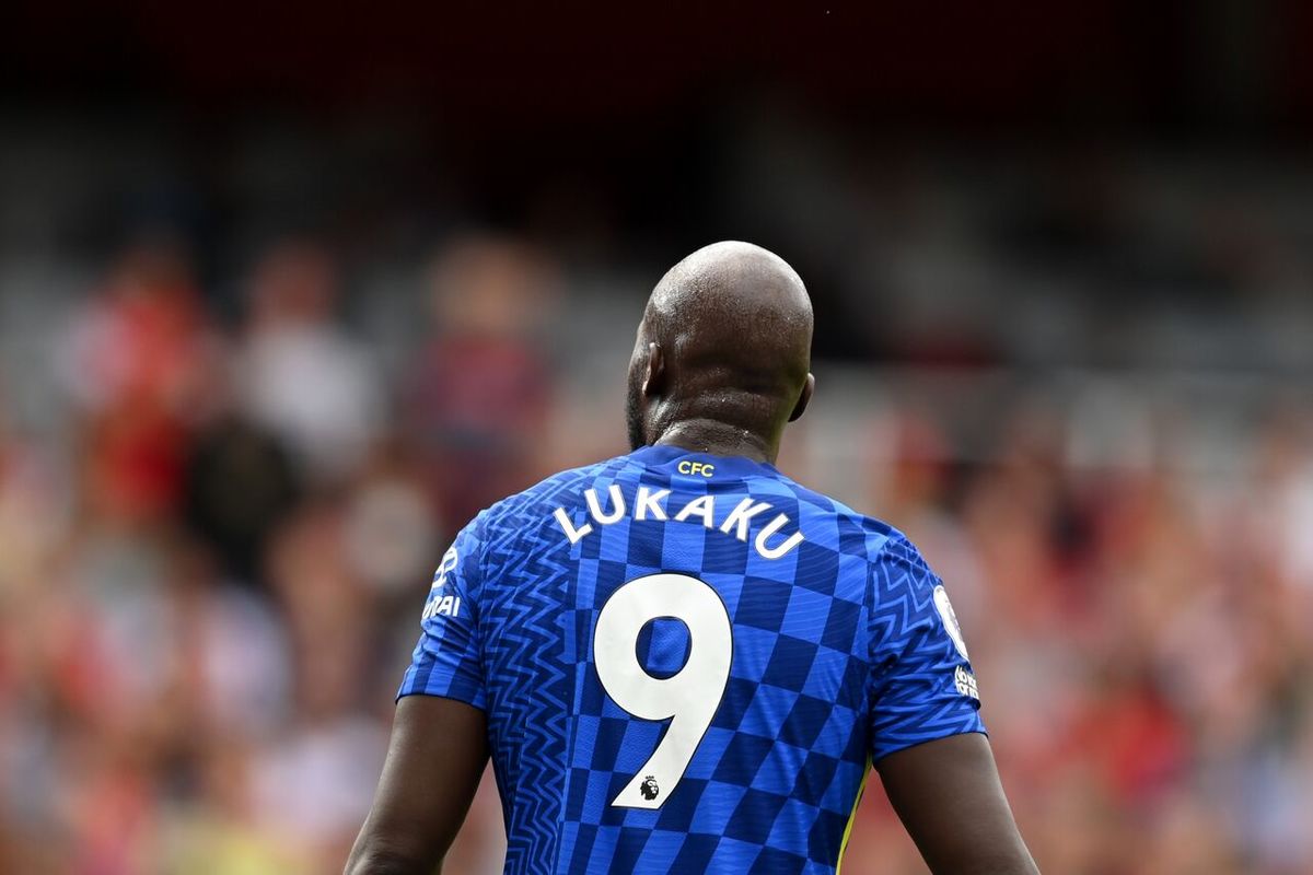 فوتبال در انتظار یک انتقال عجیب