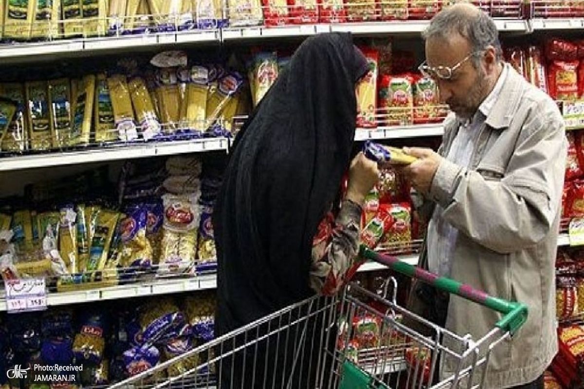 منت گذاری سلطان ماکارونی بر سر مردم