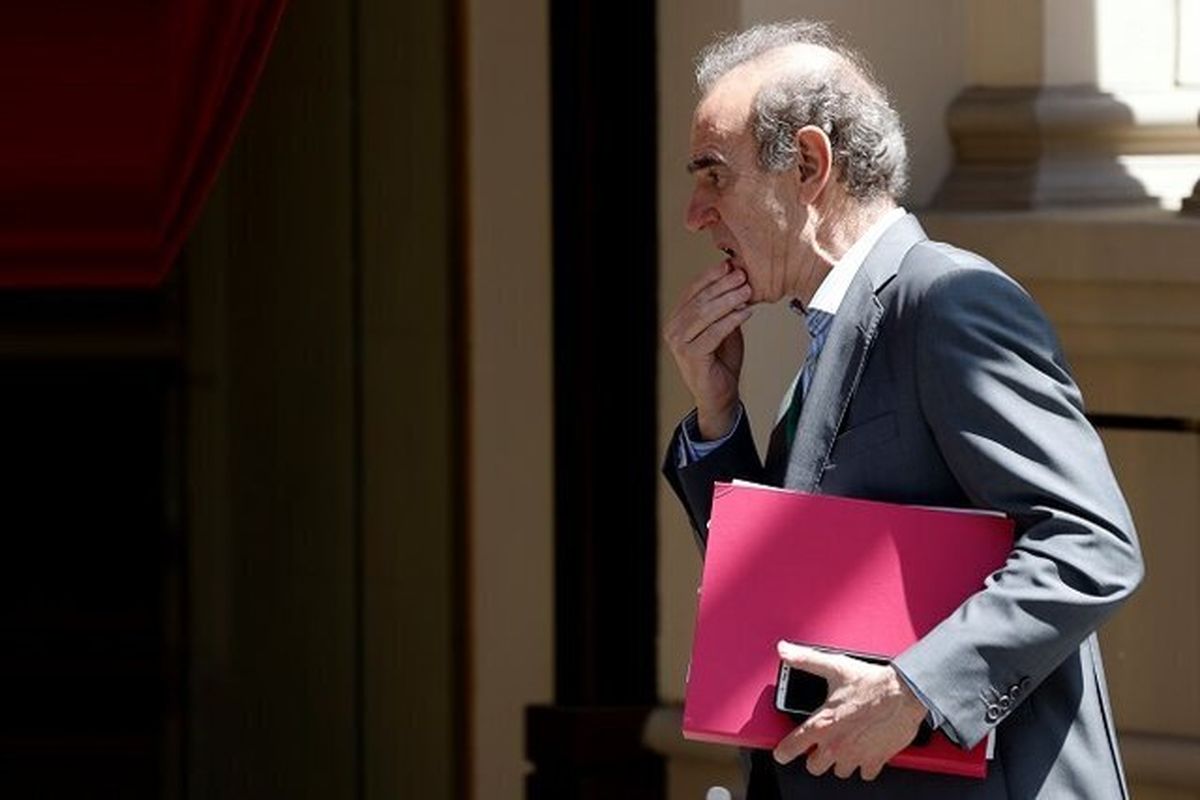 بازداشت مورا در فرودگاه فرانکفورت / ماجرا چه بود؟