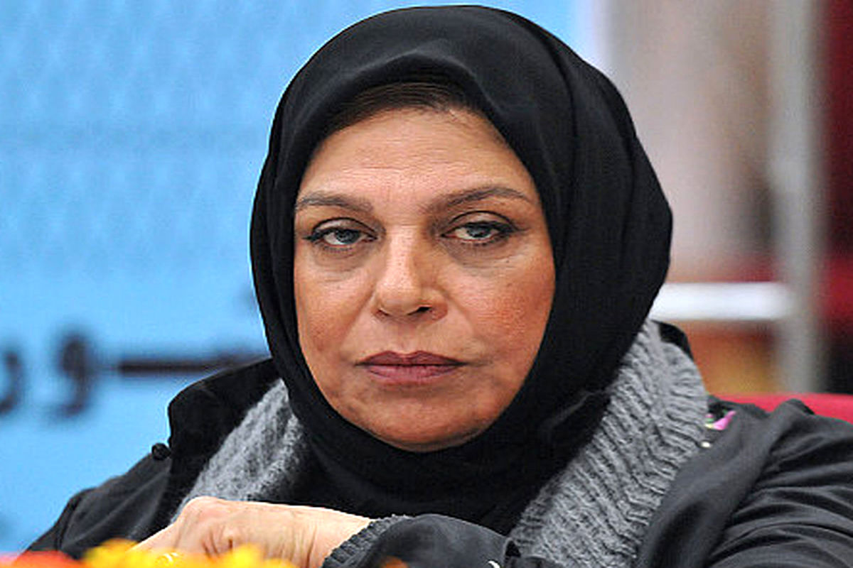 پوشش گرم گوهر خیراندیش در خانه ای لوکس