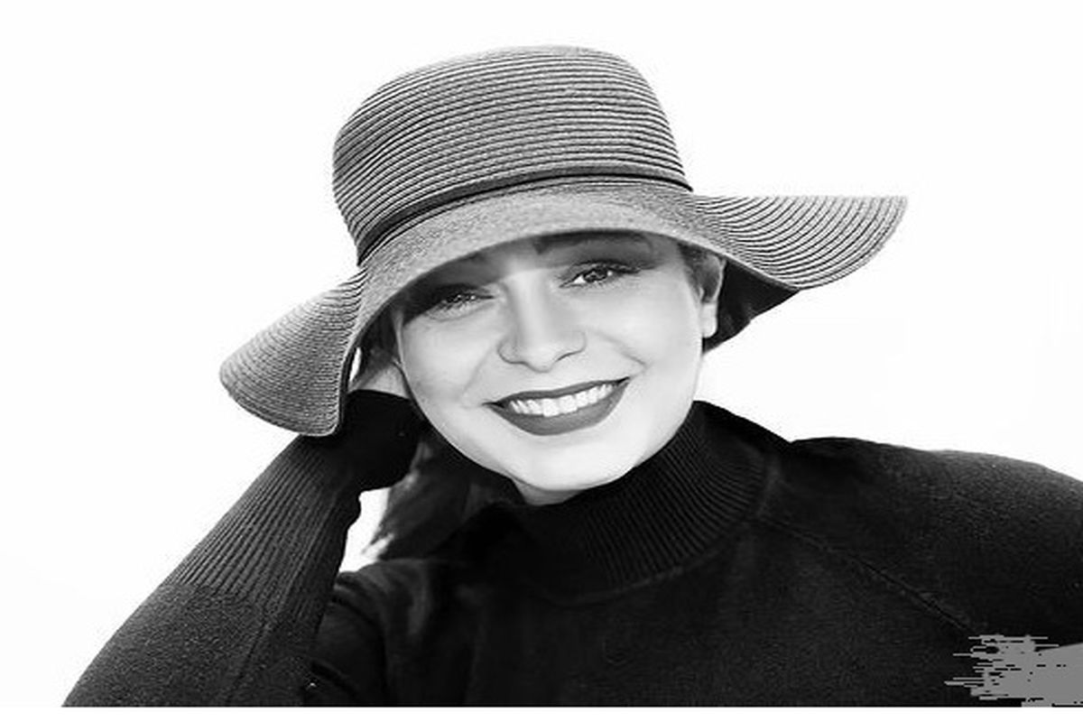 خانم بازیگر در سوگ پدر+ عکس