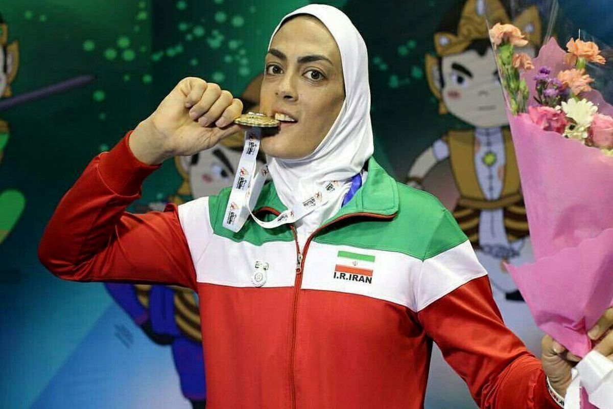 شهربانو منصوریان له و داغون در متروپل