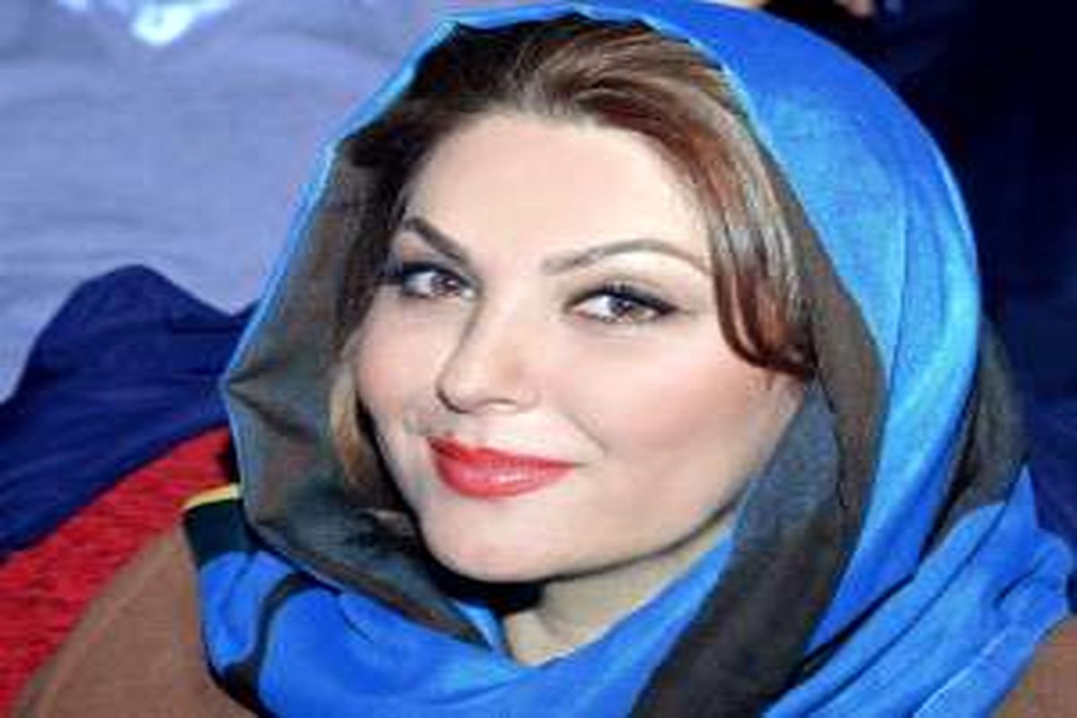 عکس ساحلی لاله اسکندری با دوستان