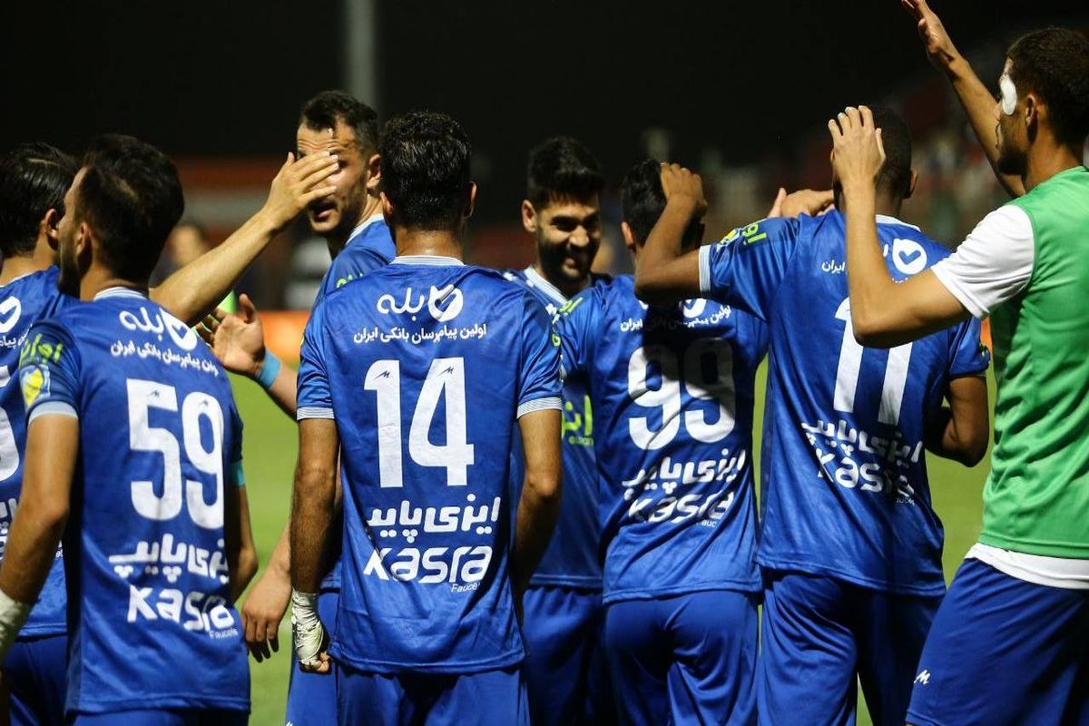 استقلال با لیست کدام مربی بازیکن می‌گیرد؟