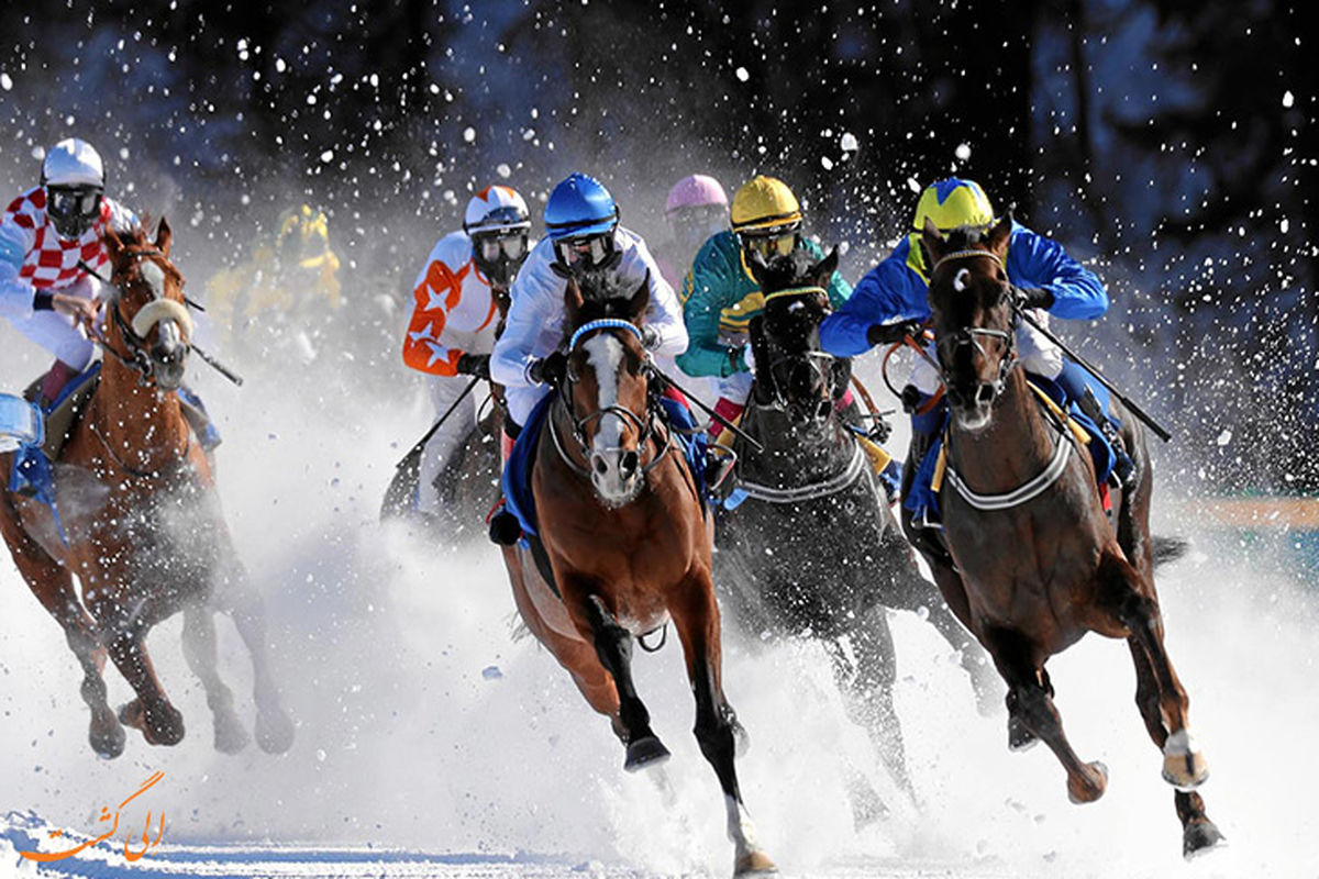 مسابقات اسب دوانی با به رخ کشیدن کلاه!