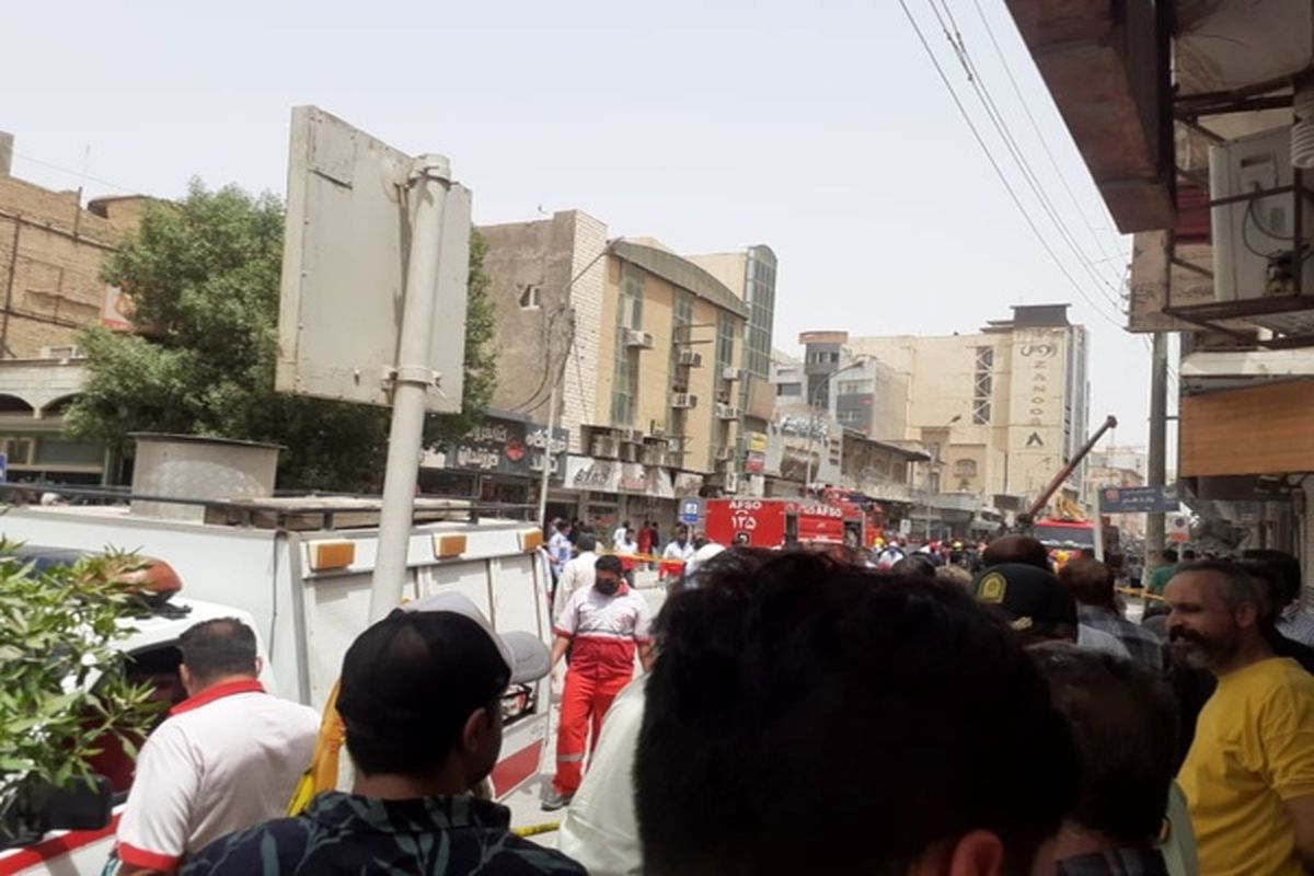 باز هم تجمع برای متروپل آبادان + فیلم