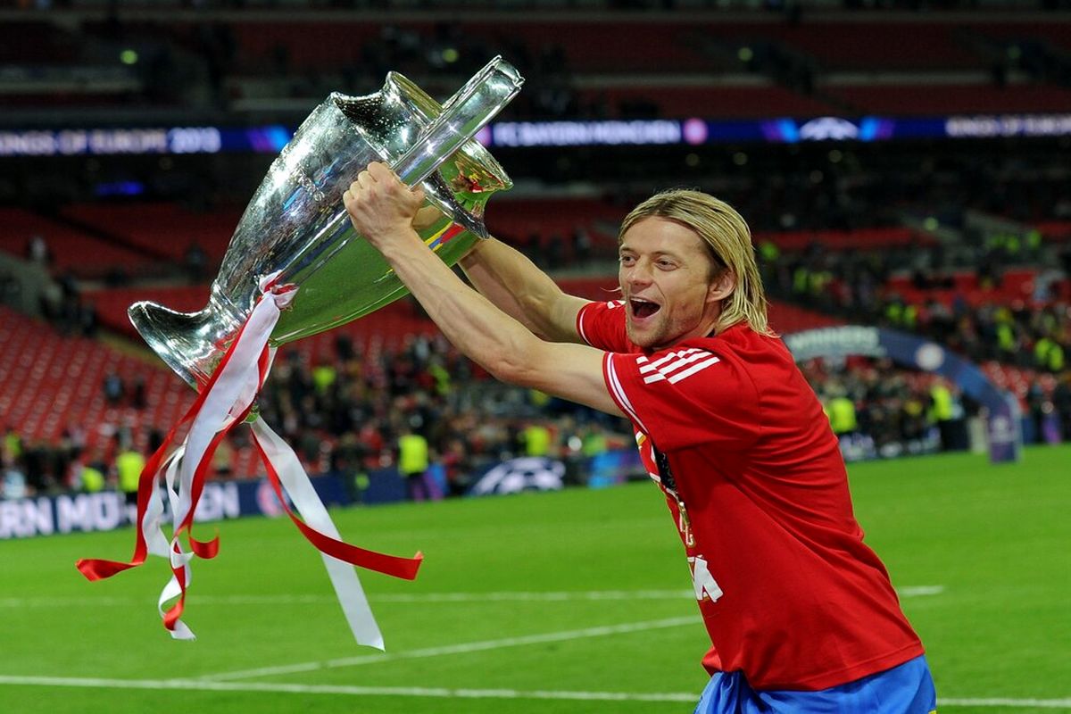 تبدیل اسطوره فوتبال به خائن