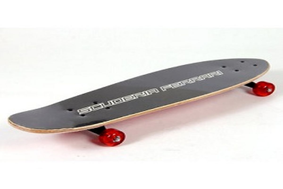 غوغای دهه هشتادی ها در شیراز/ روز جهانی اسکیت برد+ فیلم