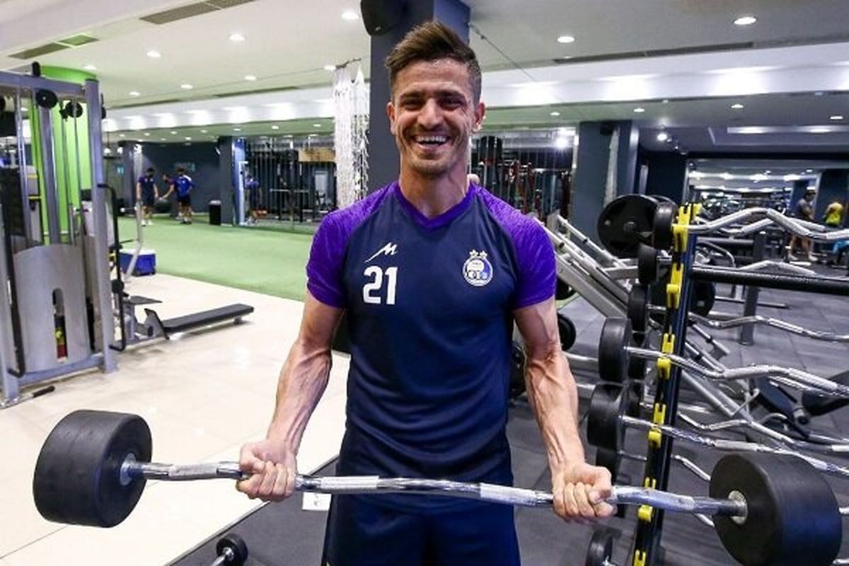 مشتری جدید برای کاپیتان استقلال