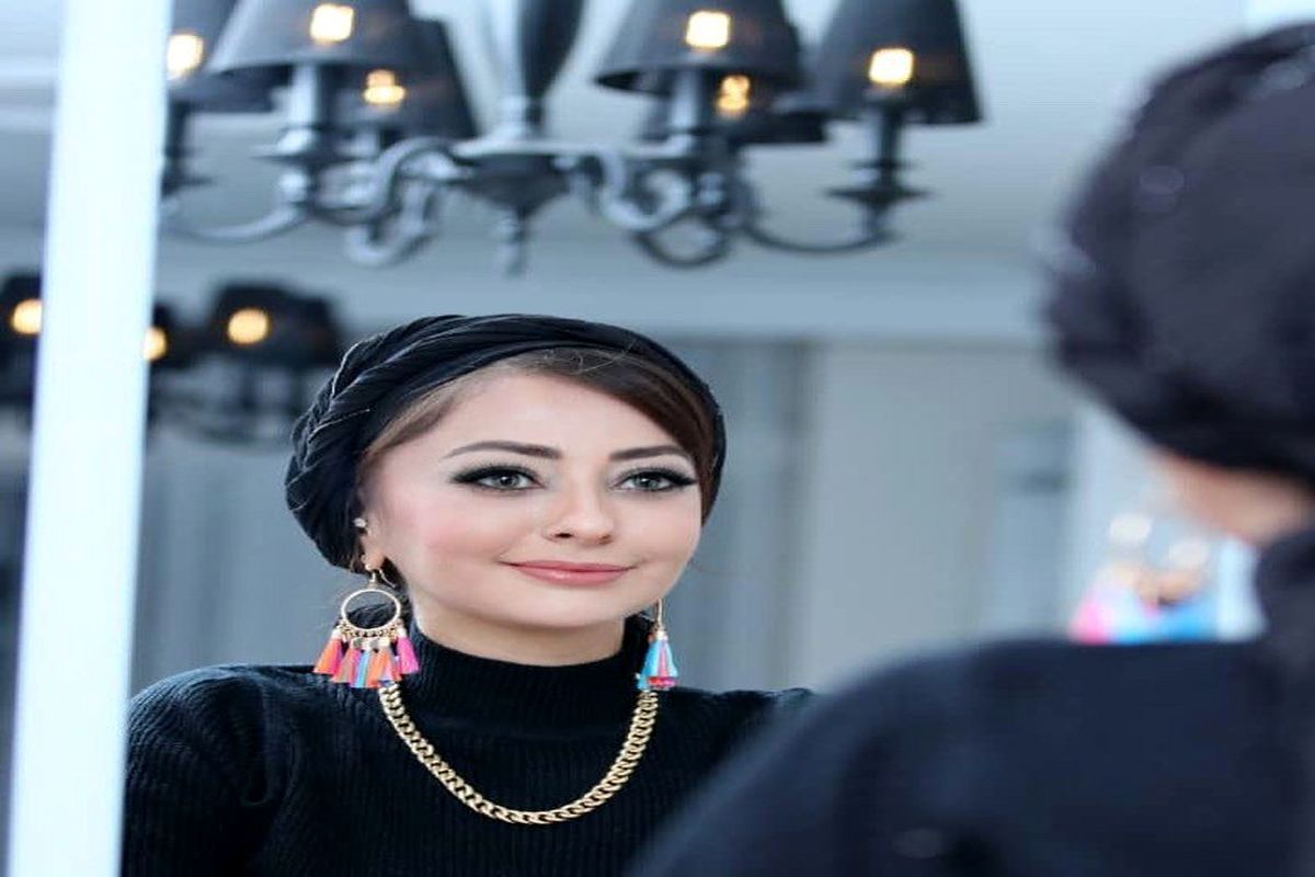 نفیسه روشن به همراه دوستان طناز خود