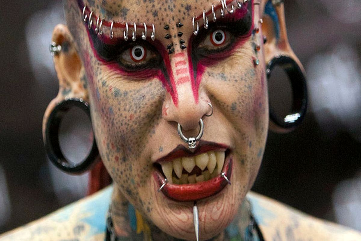 بانوی خون آشام هشدار داد