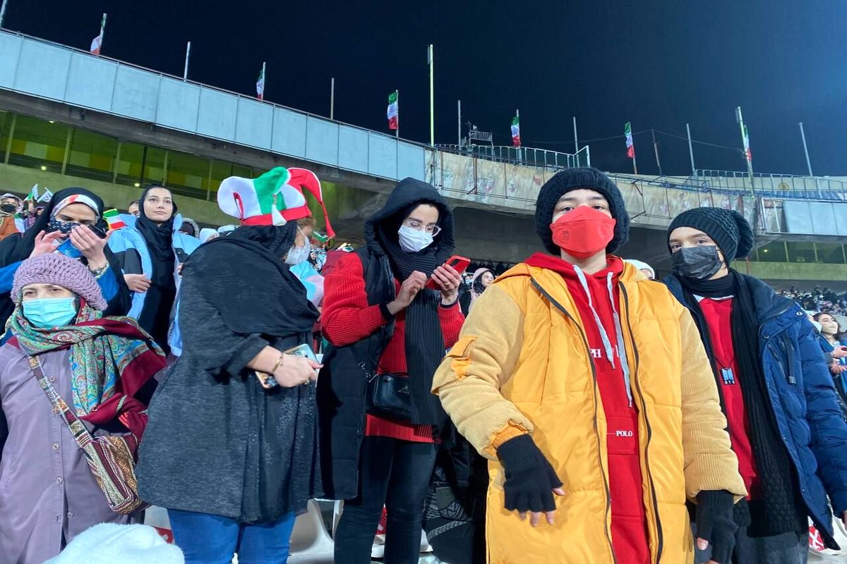 در این دیدار لیگ برتری خانم ها هم حضور دارند