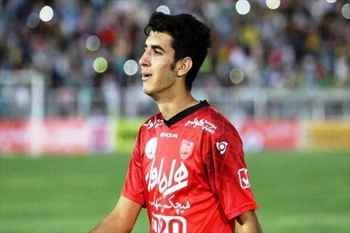 یک پرسپولیسی آبی پوش شد