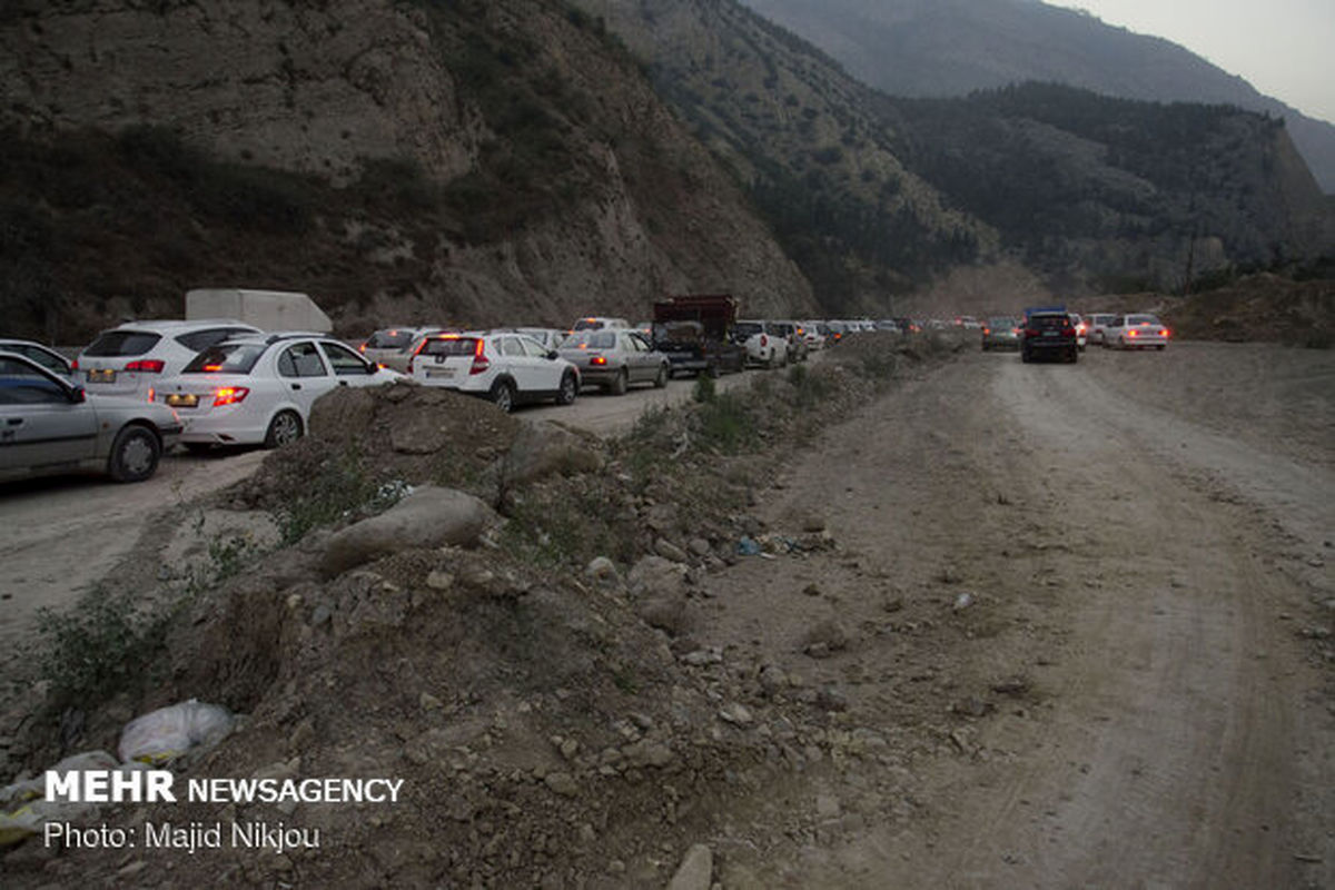 مسدود شدن محور هراز براثر سیلاب