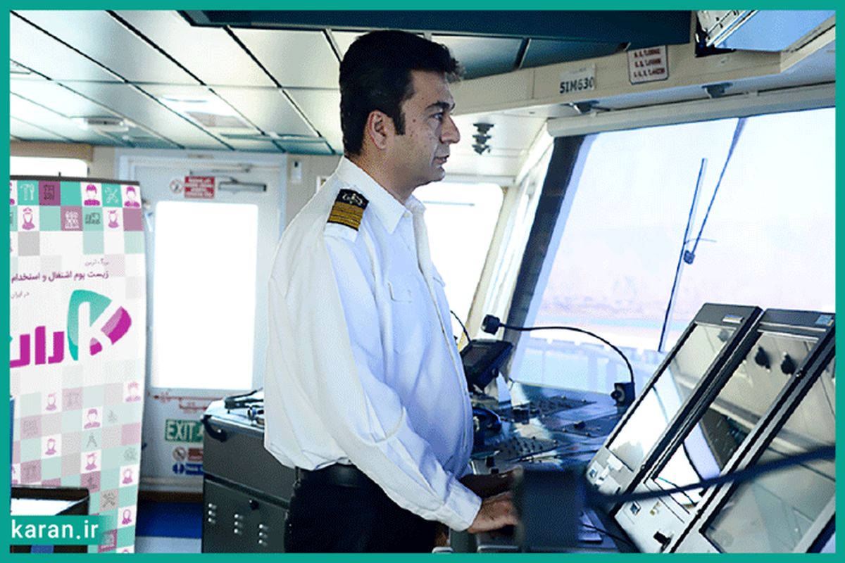 این کارمندان حقوقشان به دلار است اما ریال می گیرند