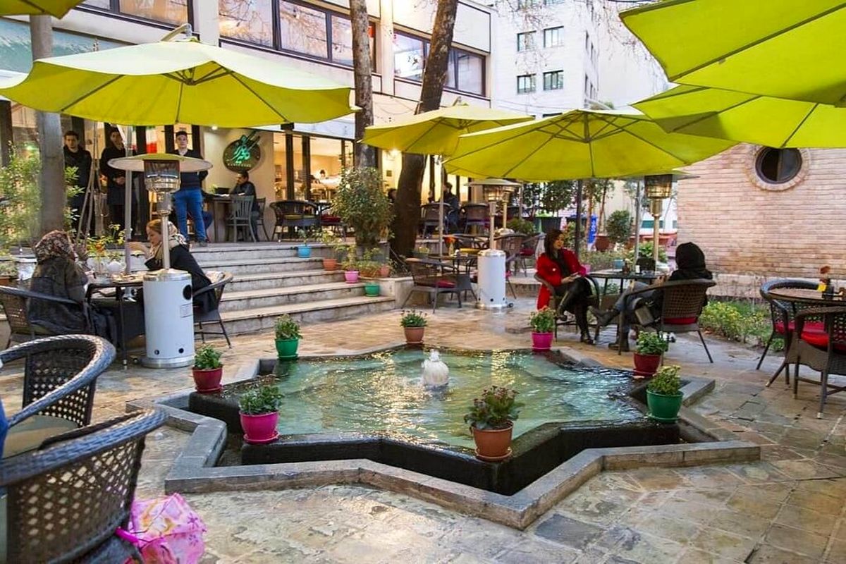 کافه گردی هم جیب پر پول می خواهد