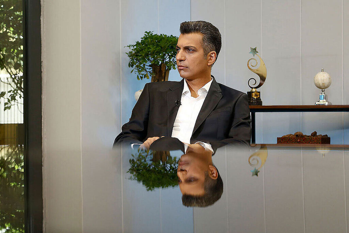 عادل بازی جام جهانی را گزارش می کند؟