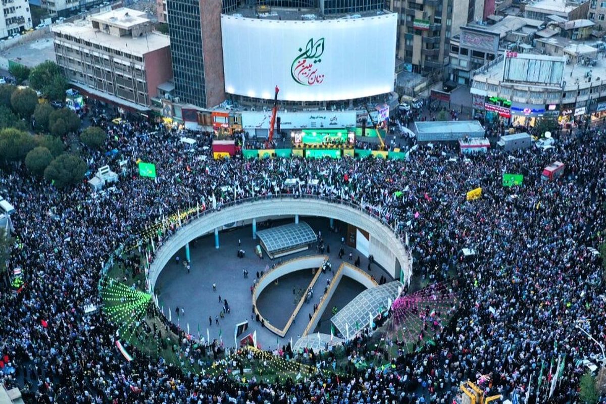 ایران یکپارچه در میدان ولیعصر